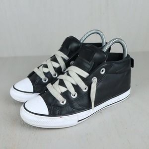 Converse All Stars Chuck Taylors High Top Leather Kids SZ 2 Black